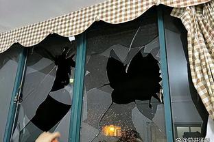 记者：里尔冬窗为约罗标价9000万欧，夏窗出售也希望得到6000万